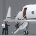 Ben And Jen Take A Private Jet With The Kids