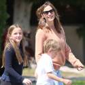 Jennifer Garner Takes The Kids To School While Ben Affleck Gets In Trouble ...