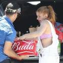 Ariel Winter Picks Up A TON Of Beer For A Fourth Of July Bash