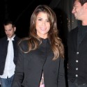 Paula Abdul Grabs A Bite In West Hollywood