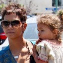 Halle Berry Takes Little Nahla To THe Store